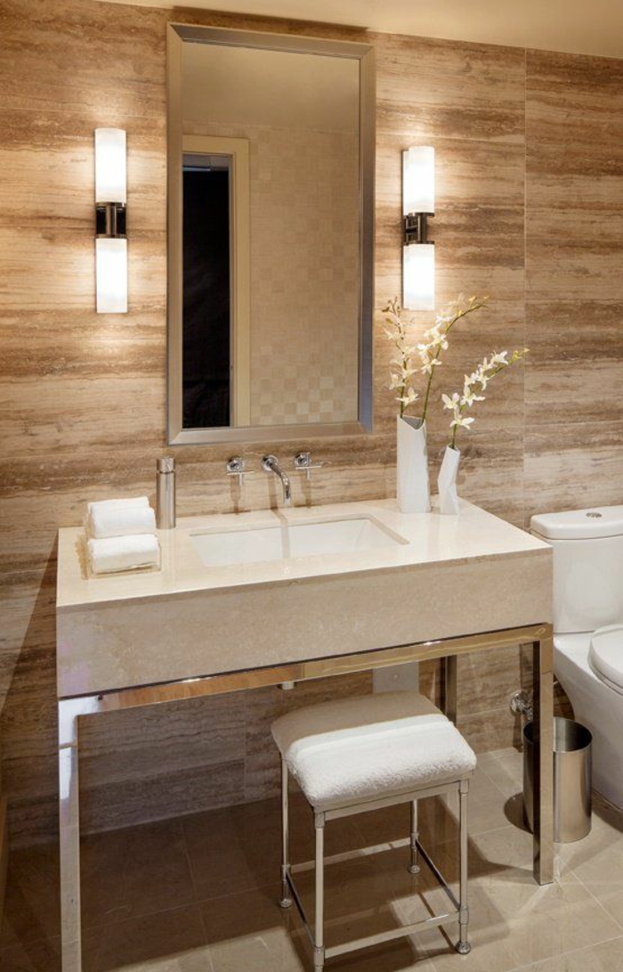 miroirs salle de bain lumineux avec deux appliques en verre et métal et lumière blanche