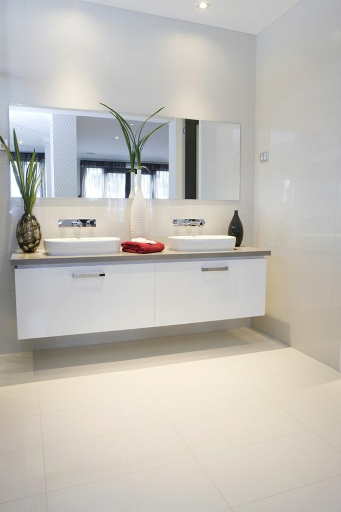 miroir salle de bain lumineux rectangulaire avec meuble suspendu en blanc 