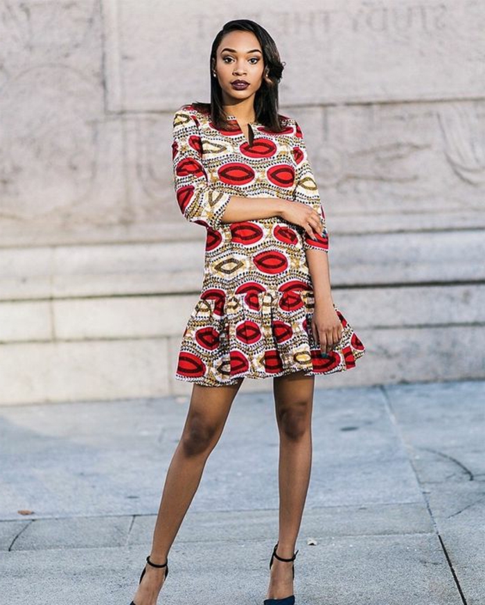 modele robe africaine, robe courte aux imprimés africains, manches mi-longues