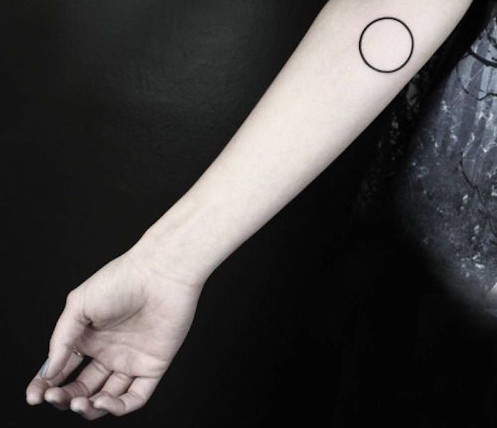 prix idée tatouage homme tarif petit simple rond bras femme