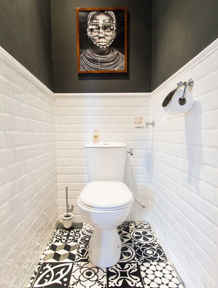 design toilette noir et blanc miroir wc carrelage peinture