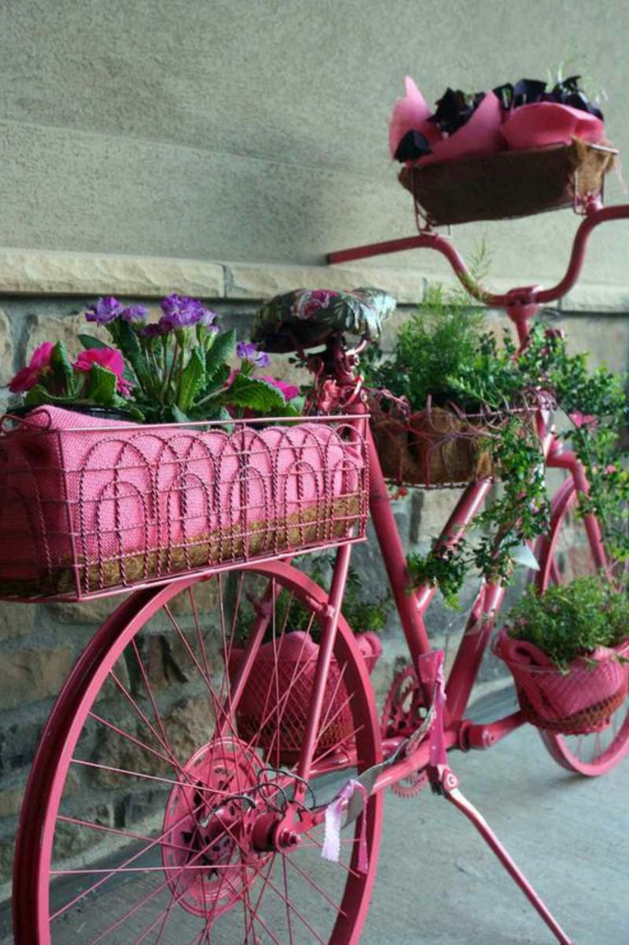 porte plante vintage vélo recyclé rose pour le balcon et pour le jardin