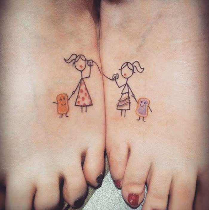 tout petit tatouage tattoo meilleure amie dessin sur pieds