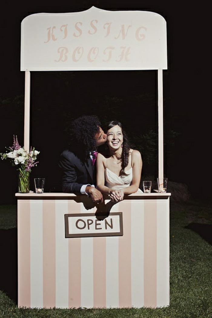 aménager un stand baisers, idée originale pour un fond photobooth 