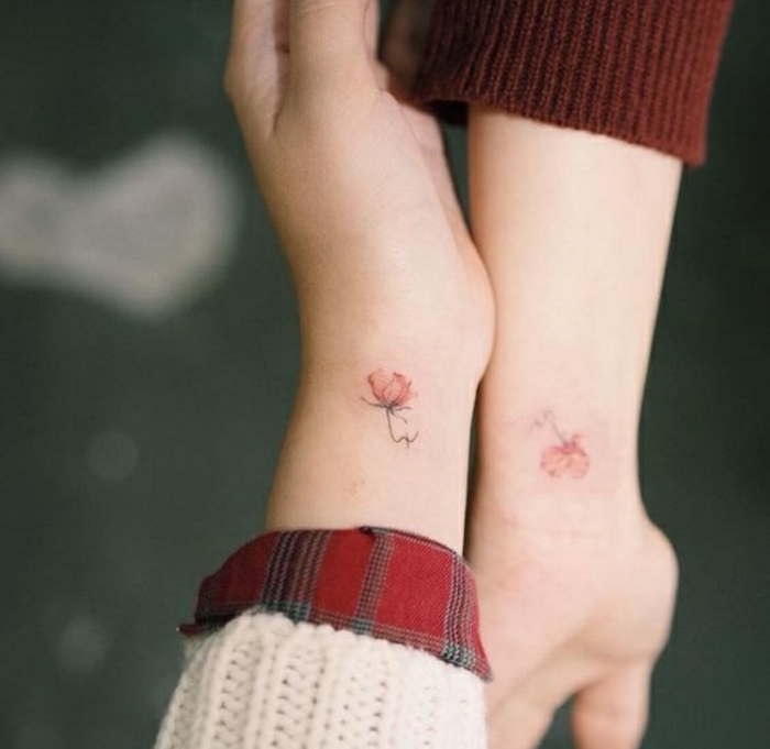 Adorable tatouage femme fleur tatoo signification miniature 