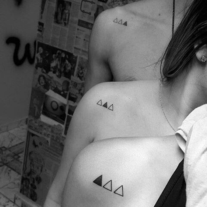 tatouage commun meilleures amies triangle trio triple