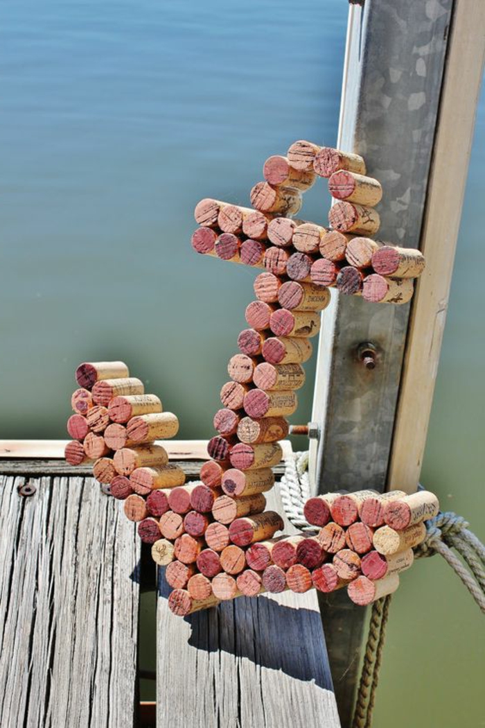 bouchon de liège, ancre de mer, sculpture faite avec des bouchons de liège