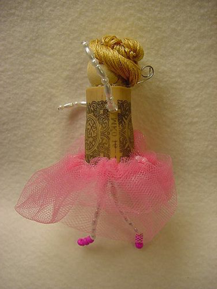 bricolage avec bouchon de liège, poupée ballerine avec tutu rose