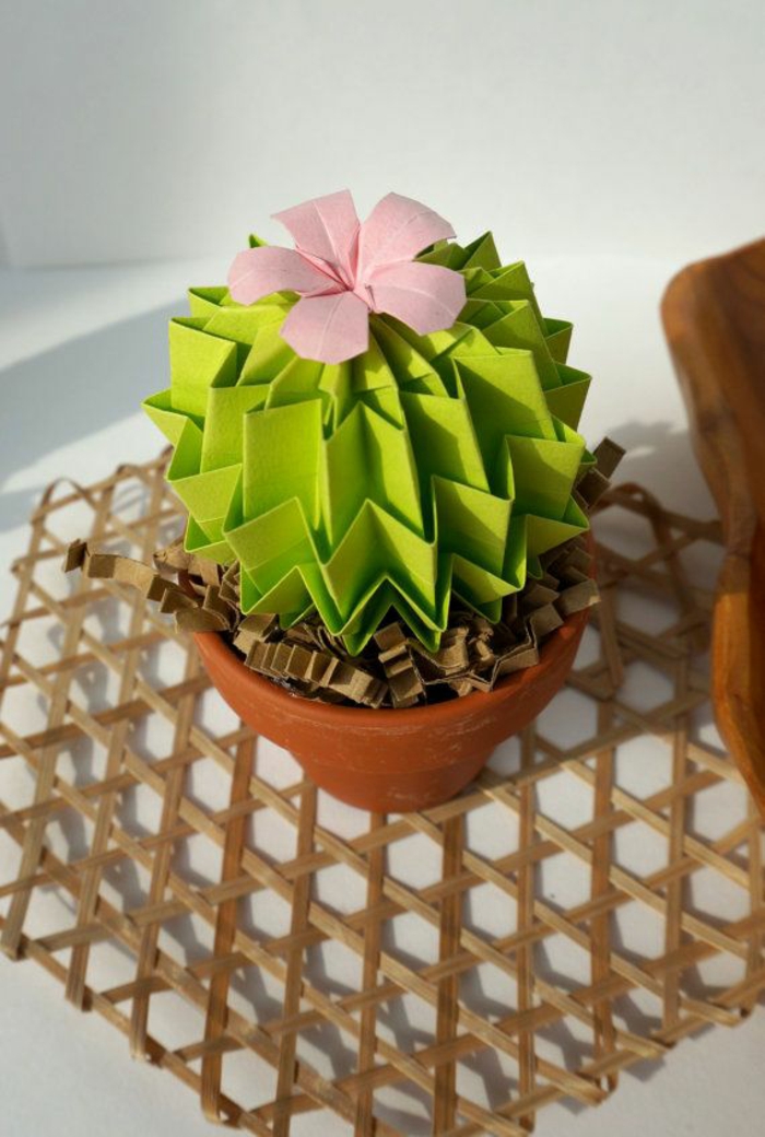 comment faire une fleur en papier,une fleur origami cactus fleuri dans un pot