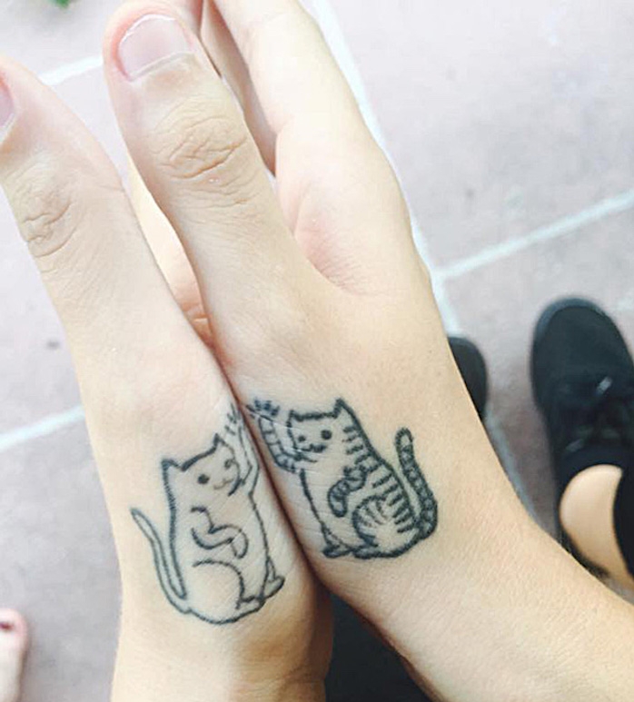 idée dessin chats symbole chat tatouage main