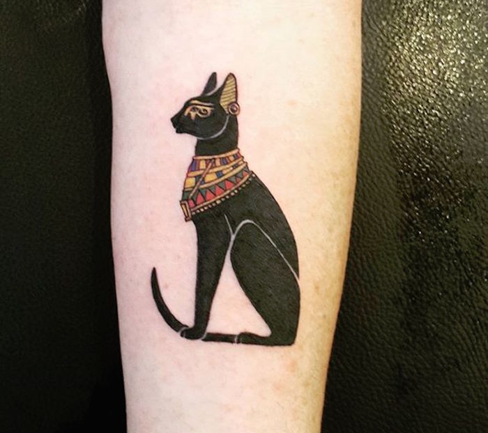 tatouage égyptien symbole du chat dieu égypte sphinx