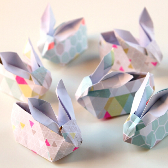 idée pour un origami facile à réaliser pour pâques, bricolage de pâques facile, petit panier lapin en papier