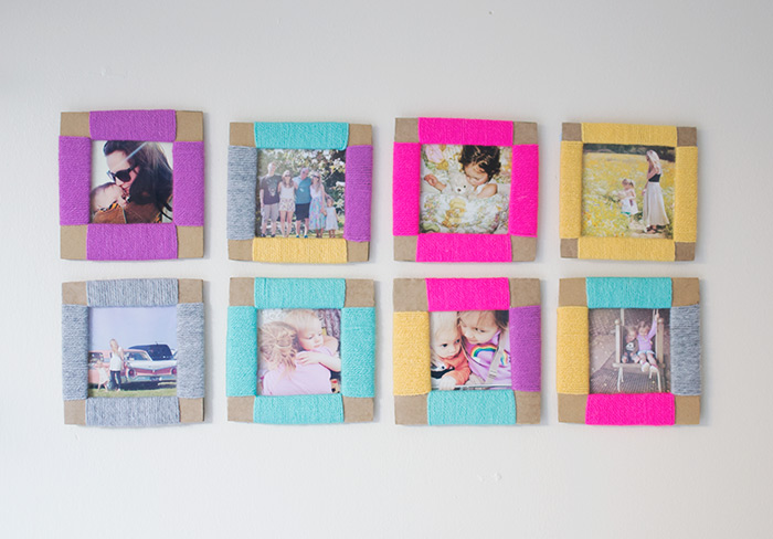 fabriquer des cadres photo carrés en carton et fil de laine multicolore, activité manuelle adulte facile a realiser, cadeau fete des meres