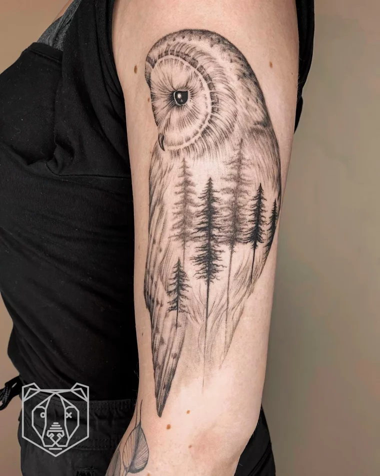 idee tatouage hibou et paysage nature sur bras epaule
