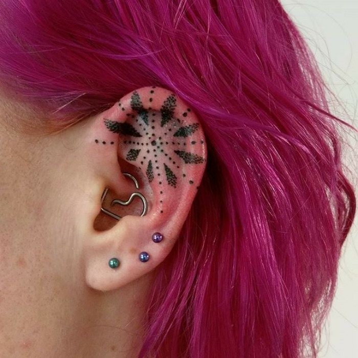 Idée tatouage lobe oreille signification tattoo fleur