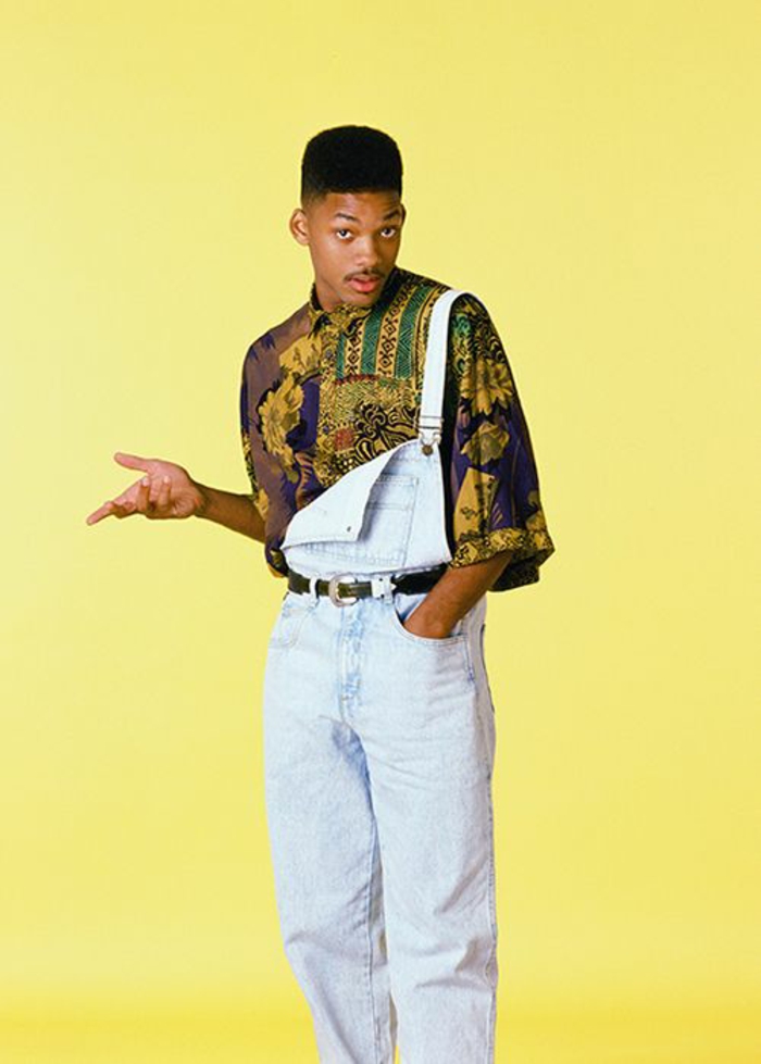 style des années 80Will Smith en salopette typique de l'époque et chemise motifs afro
