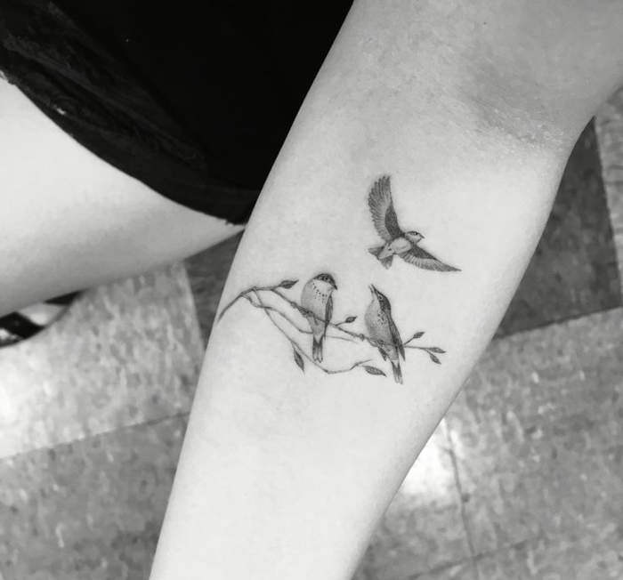 Le tatouage oiseau signification tatouage oiseau homme