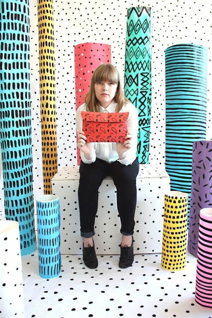 mode année 80 couleurs et formes délirantes et petits pois