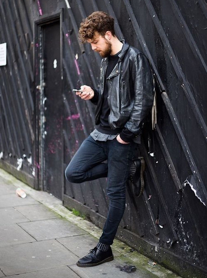 vêtement grunge look hipster rock simple tenue noire homme blouson perfecto