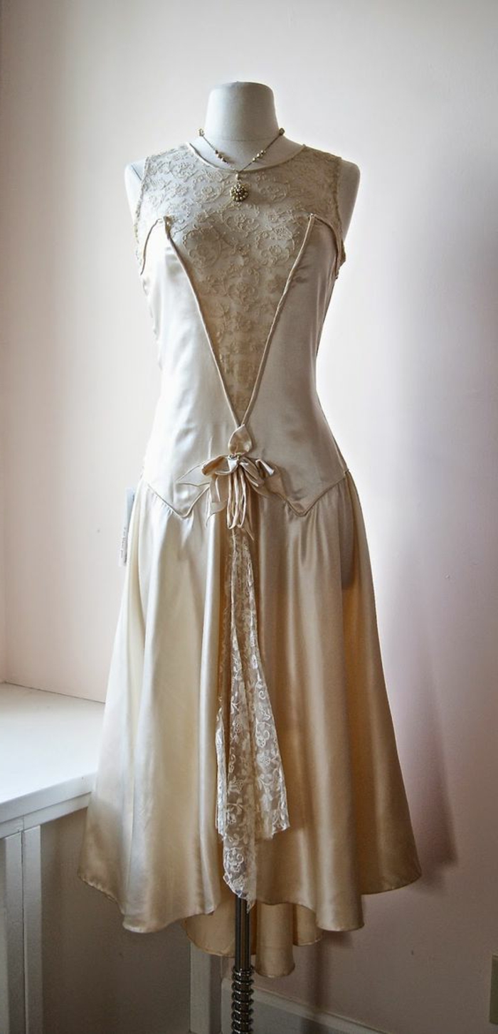 robe gatsby le magnifique, robe crème avec dentelle, midi longue, mode années 20