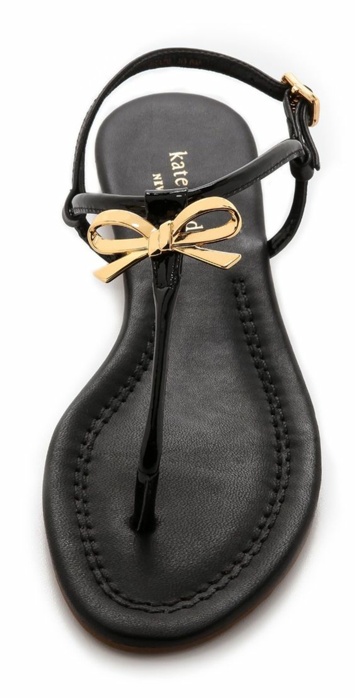 sandale noir femme chic urbain avec noeud doré devant aux lanières fines