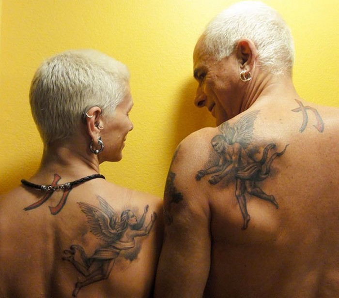 tattoo amoureux couple tatouage ange épaule homme femme