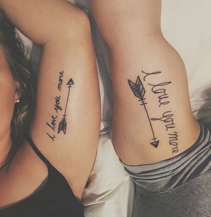 tatouage symbole amour pour couple tattoo flèche bras
