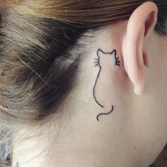 tatouage fin chat amoureux tattoo derrière oreille silhouette