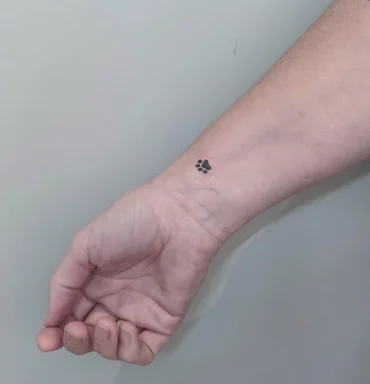 tatouage patte de chat signification dessin discret poignet