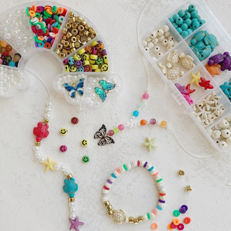 bijoux diy perles colores embellissements activite manuelle 8 12 ans