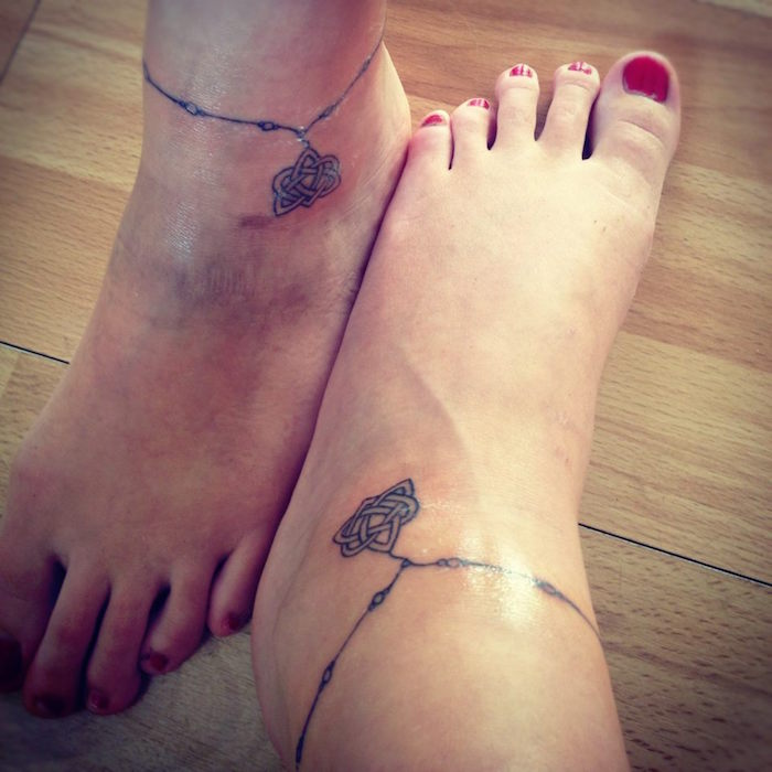 tatouage tour de cheville tattoo tatouages amitié en commun pied