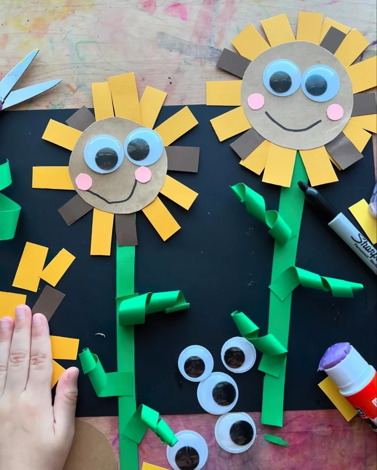 bricolage maternelle facile diy fleur en papier tournesol yeux mobiles