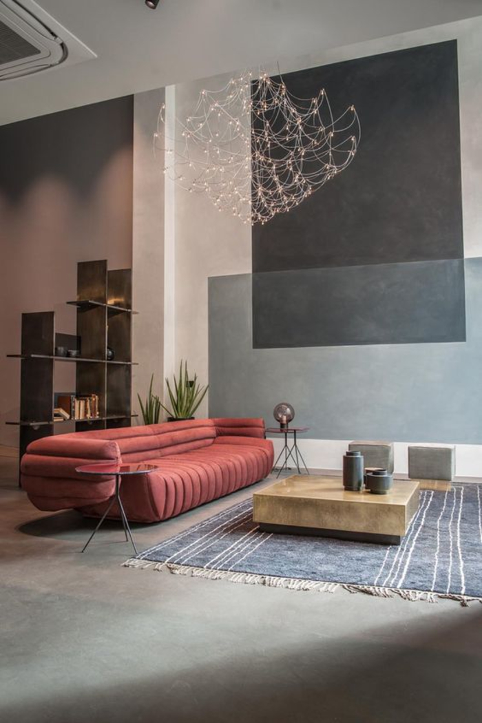 salon contemporain monochrome aux nuances du gris, canapé moderne couleur terracotta