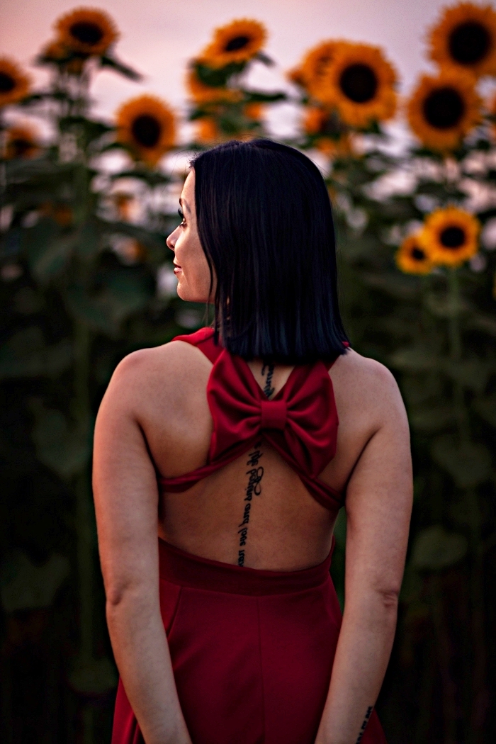 modèle de tatouage écriture vertical sur la colonne vertébrale, les plus beaux tatouages femme à se faire tatouer sur le dos