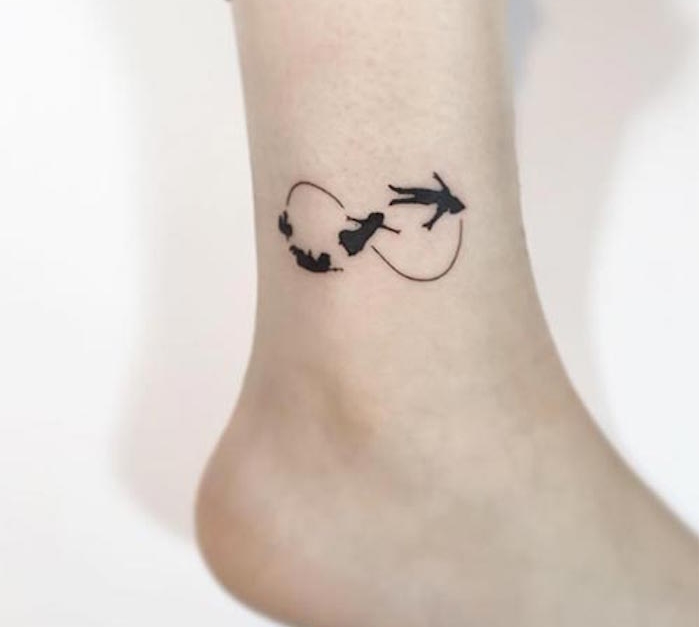 tatouage de cheville symbole de l infini original idées tattoo pied