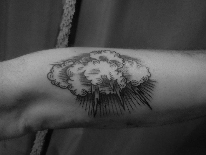 tatouage de nuage avant bras modele tattoo manchette tempete