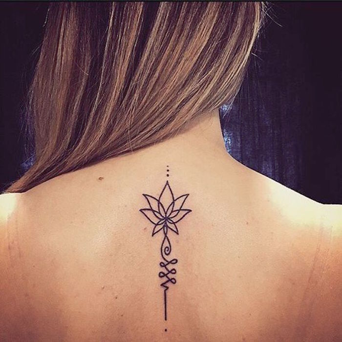tatouage au cou tatouages discrets femme tattoo coup fleur de lotus haut du dos