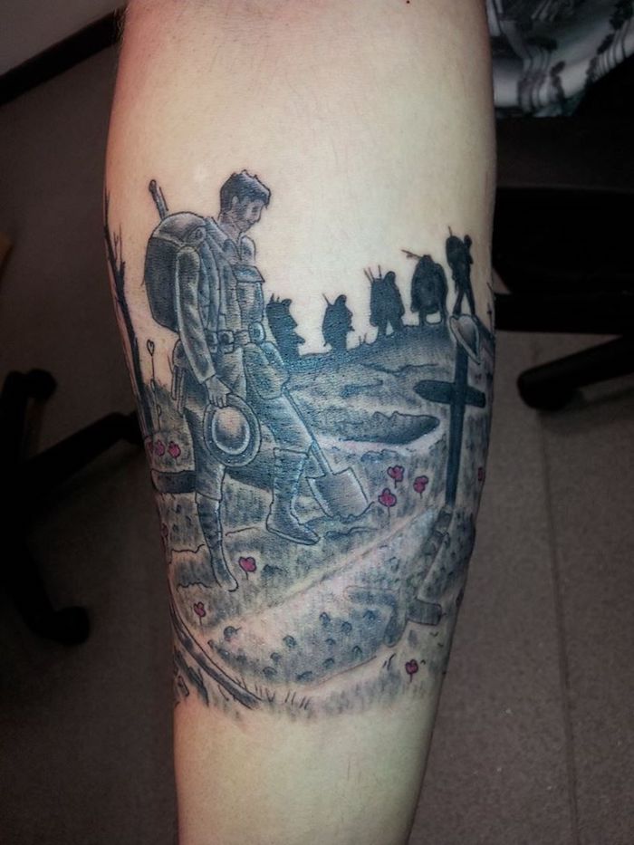 tatouage homme, design à inspiration champ de bataille, tatouage avant bras, tattoo soldat