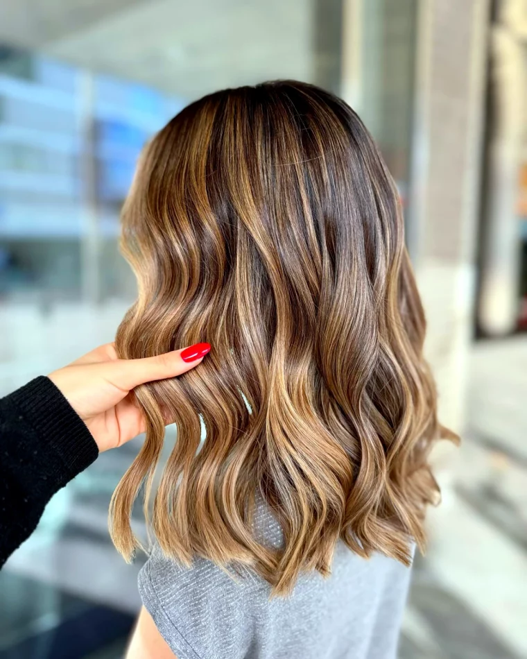 meches caramel femme cheveux clairs
