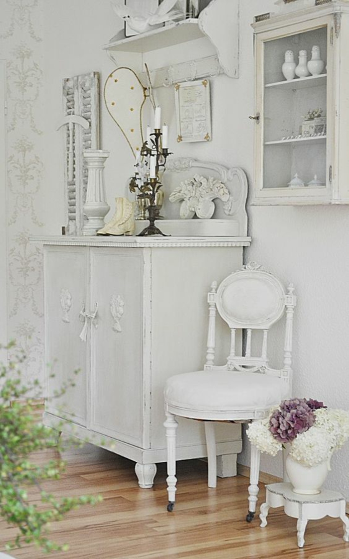 baroque meuble en blanc pour la cuisine ambiance rétro chaise sans accoudoirs