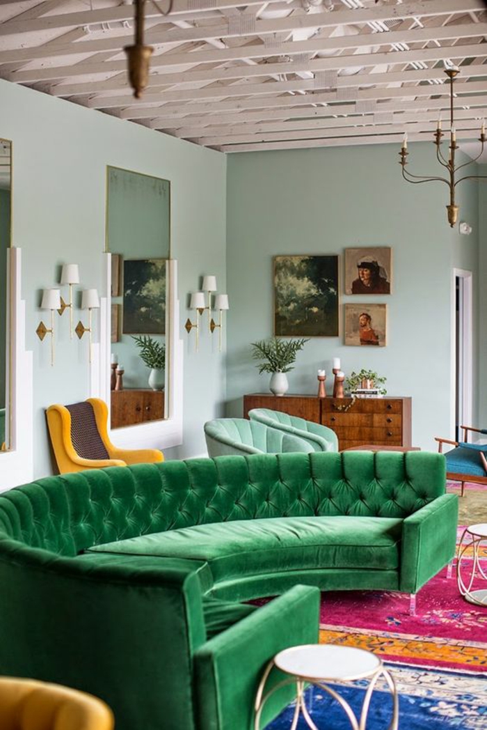 baroque meuble canapé vert en forme semi ronde pour une multitude de convives