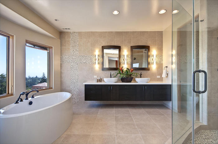 salle de bain moderne, éclairage led, miroir avec cadre en bois, dallage beige, cabine de douche