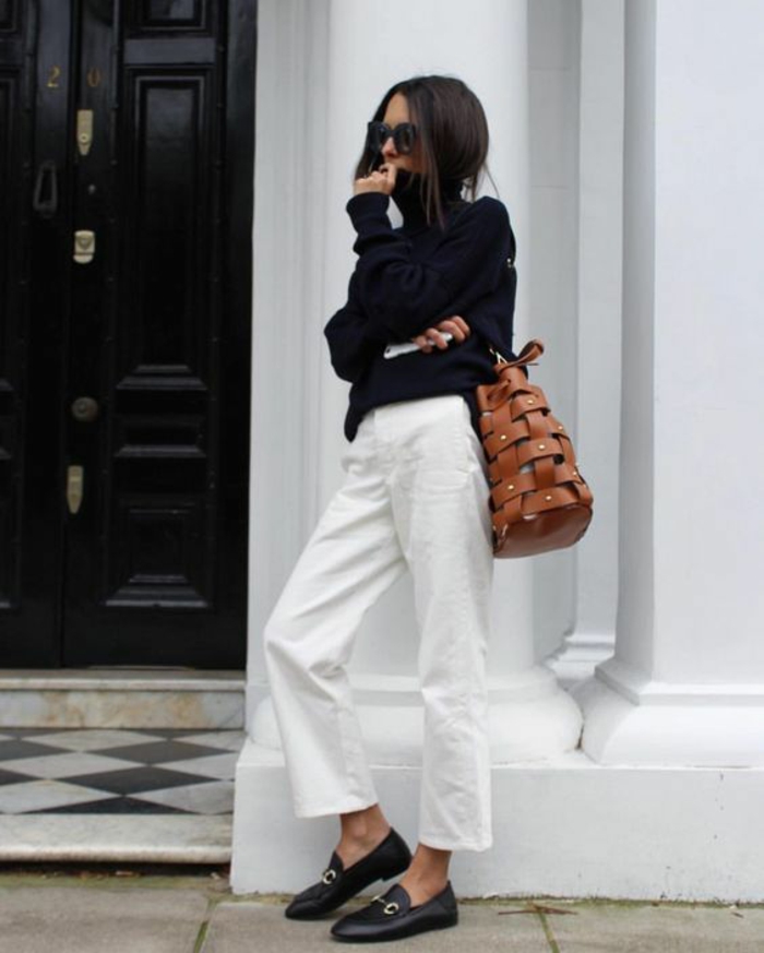Magnifique look jean jean en italien pantalon blanc chic femme cool idée pull noir