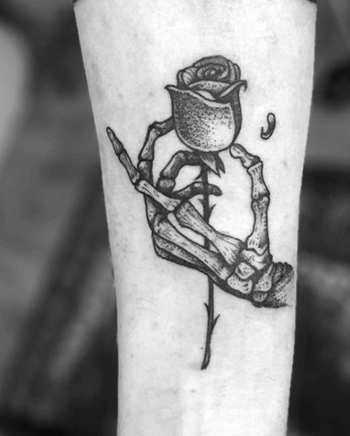 Formidables idées tatouage homme modele tatouage tattoo bras homme rose