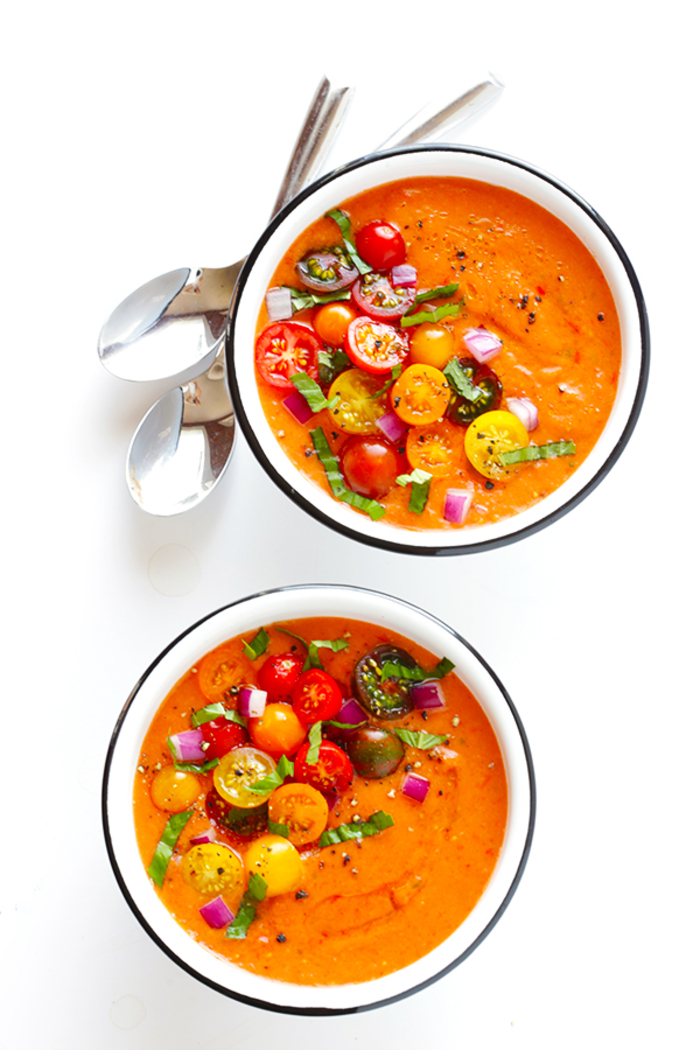 recette rapide de gaspacho andalou de tomates cerises jaunes et rouges, recette estivale de soupe froide