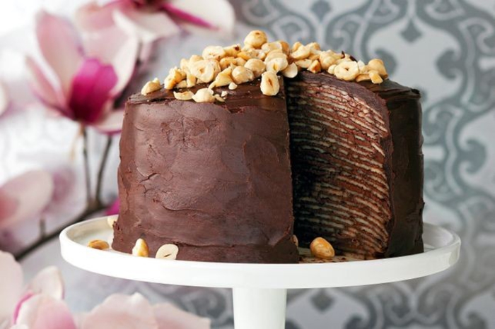 recette de gâteau anniversaire sans cuisson, gâteaux aux pancakes et à la crème nutella