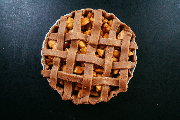 manger équilibré avec une tarte aux pommes et cannelle, recette diététique sans sucre 