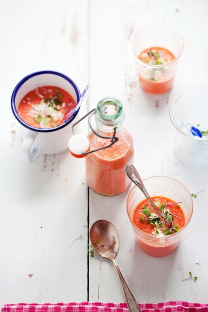 recette gaspacho en verrines pour une apéro facile et rapide, soupe froide de tomates et de pastèque
