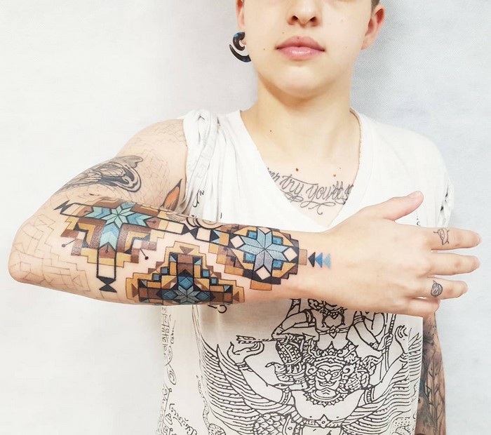 Tatouage prénom discret tatouage cou homme model de tatouage