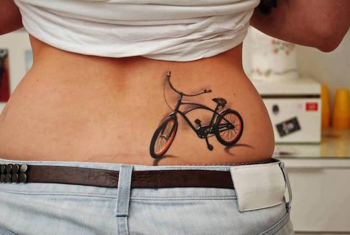 tattoo vélo idée tatouage vélos bas du dos femme cycliste